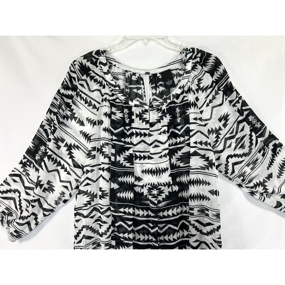 New Directions Aztec Southwestern Top Pleated Sheer Keyhole Black & White Sz L - Picture 2 of 9